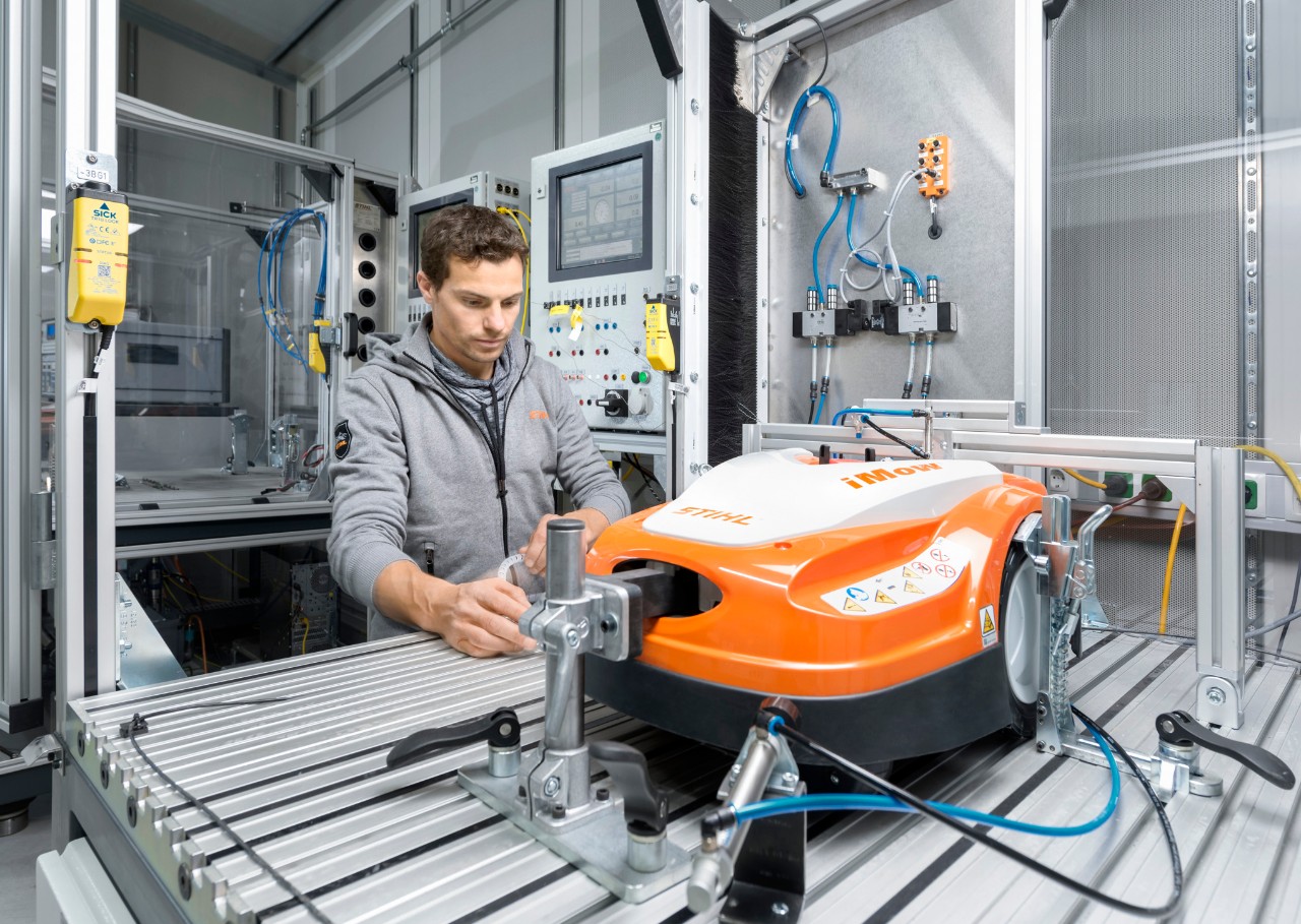 A STIHL Tirol tetején található iMOW tesztterület 3000 négyzetméteres.